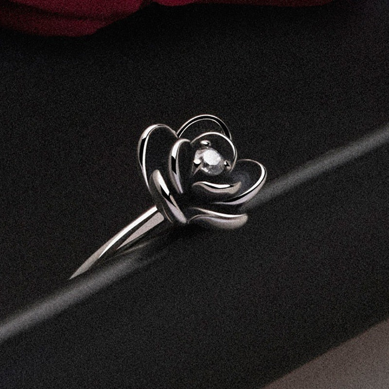 BLACK DAHLIA FLOWER RING