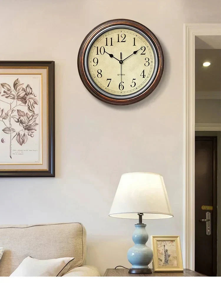 Sisica | Classic Wall Clock with Large Numbers