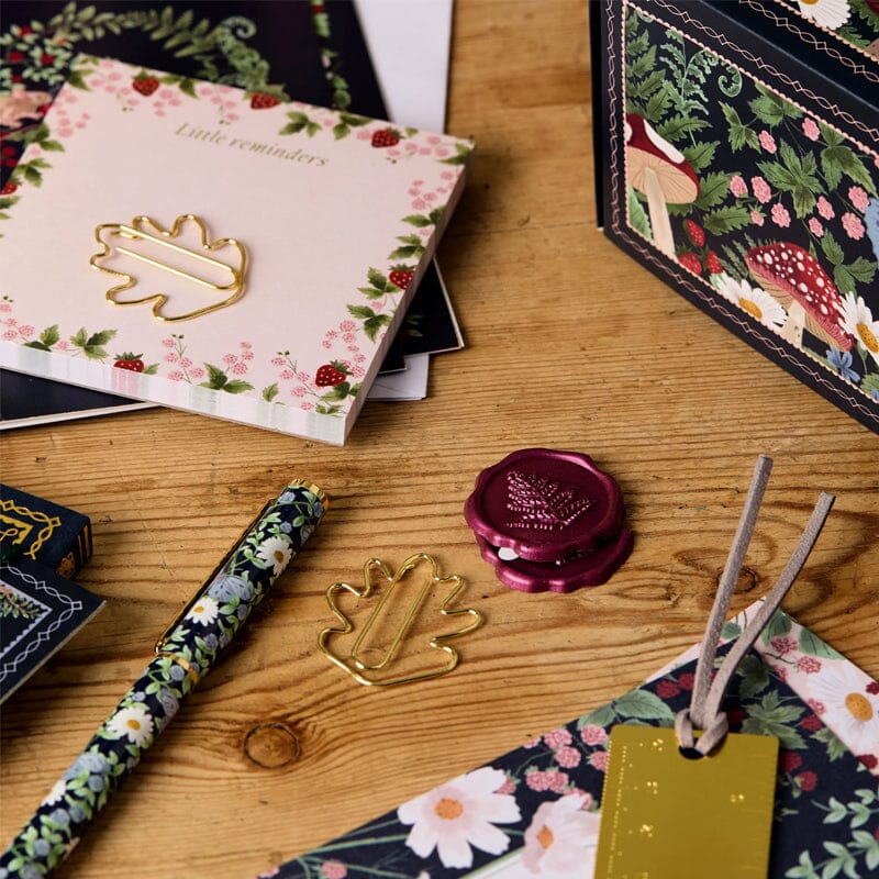 Sisica 2026 Countdown Calendar: Premium Stationery & Desk Treasures