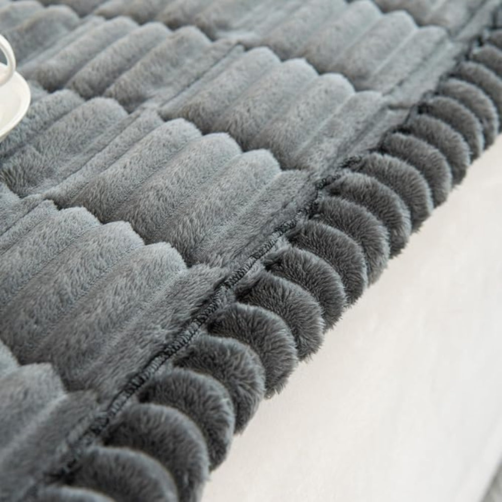 Sisica | Plush Pleated Edges Sofa Cover