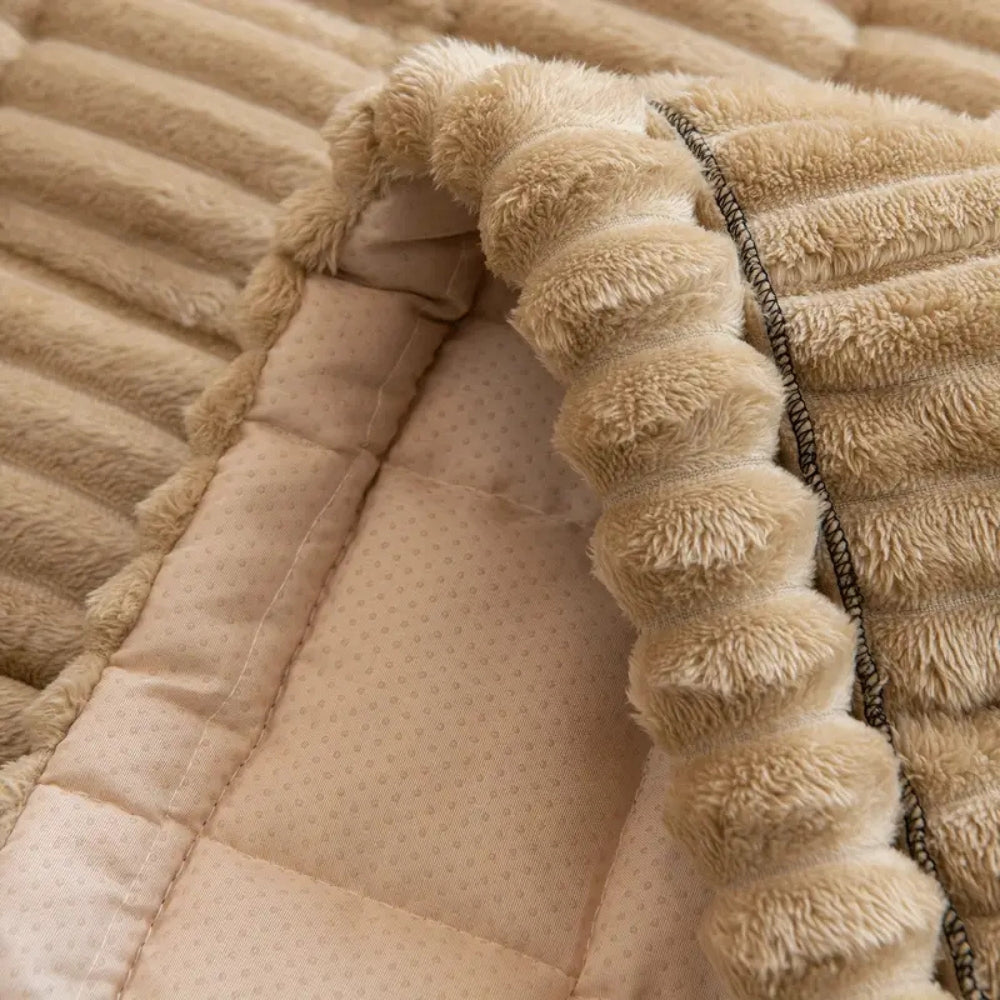 Sisica | Plush Pleated Edges Sofa Cover