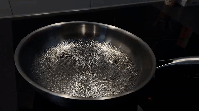 Sisica | PREMIUM PAN - High quality titanium pan without coating for all cooktops