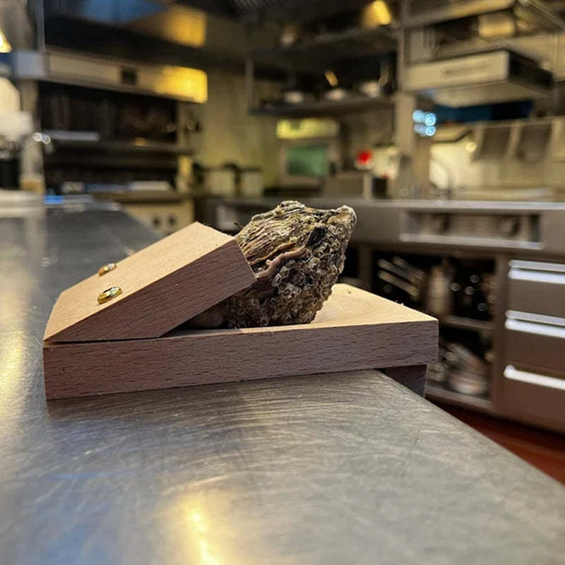 Sisica | Premium wood handle oyster shell opener clamp