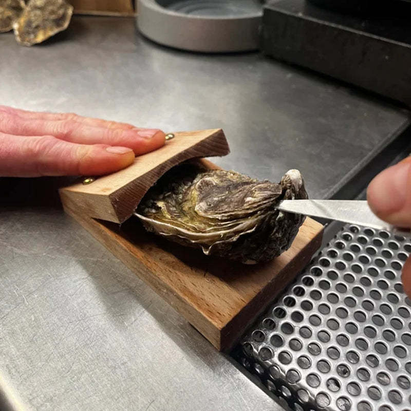 Sisica | Premium wood handle oyster shell opener clamp
