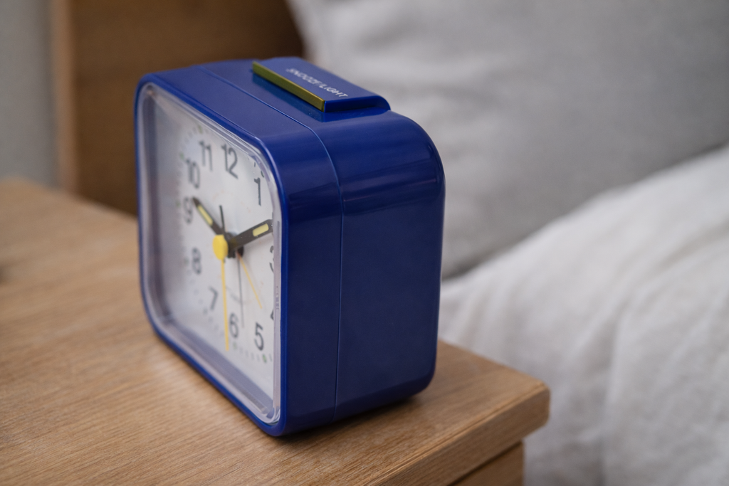 Sisica Alarm Clock - Quiet Operation, Snooze & Light