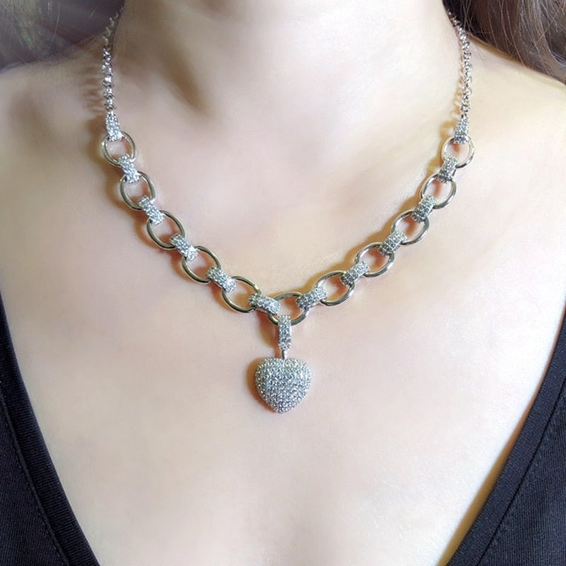 Elegant Heart-Shaped Zirconia Necklace - Stylish