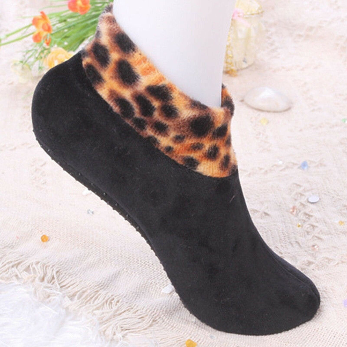 Non-slip thermal socks for indoors