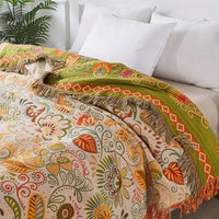 Reversible Bohemian Blanket: Soft Comfort with Floral Pattern