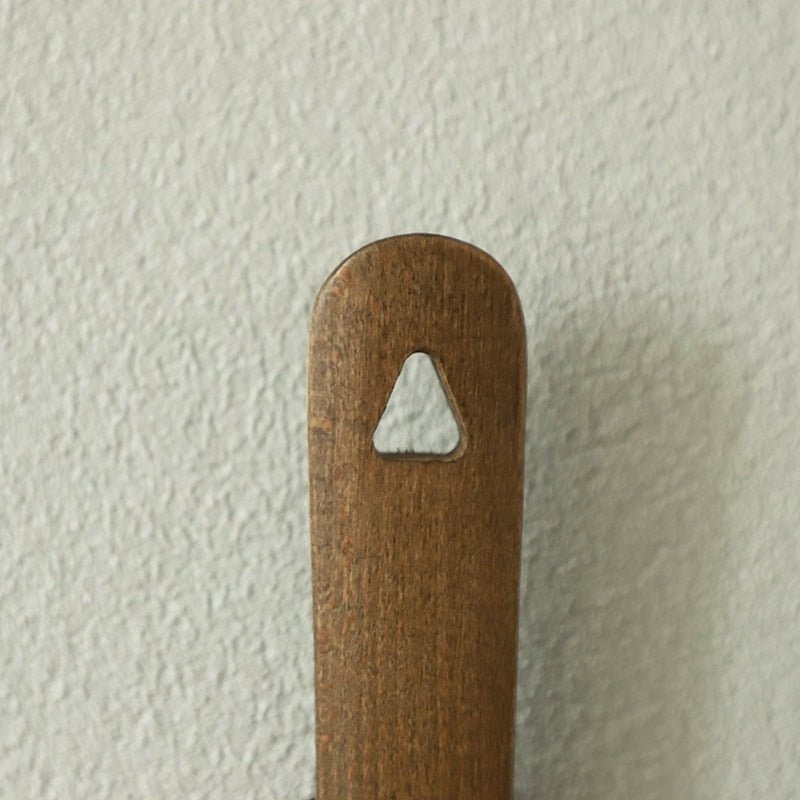 50cm Wood Shoehorn - Long Handle & Magnetic Tip - Nyvara Shop